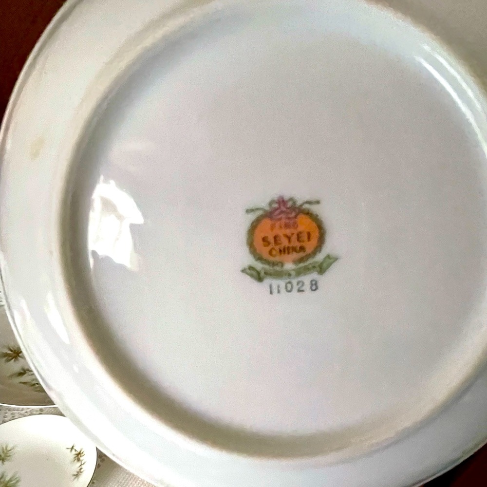 This is the set everyone loves one of a kind, SEYEI FINE CHINA SET